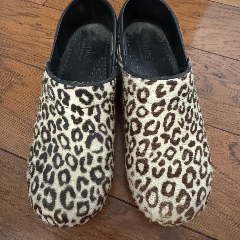 Dansko clogs Black / White leopard, animal print